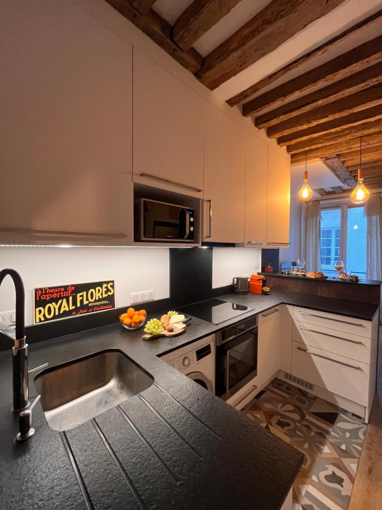 Appartement A Saint-Paul En Plein Coeur Du Marais 4 Pers Paris Luaran gambar