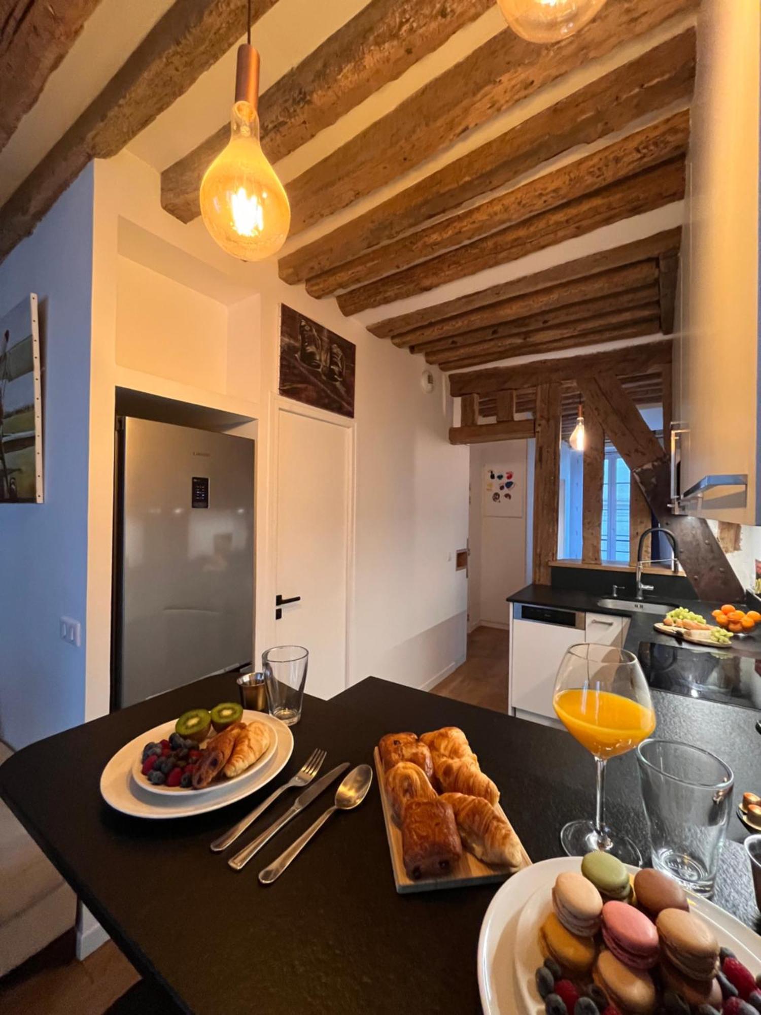 Appartement A Saint-Paul En Plein Coeur Du Marais 4 Pers Paris Luaran gambar