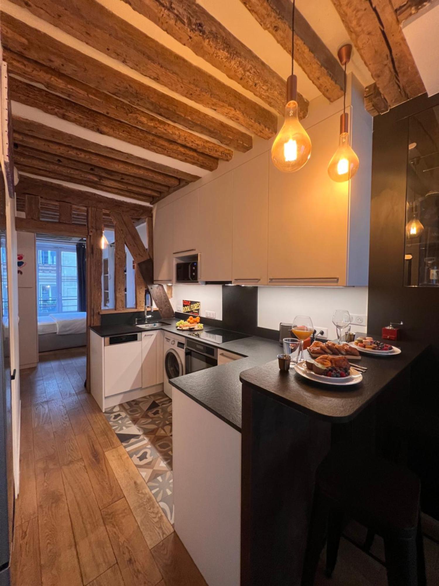Appartement A Saint-Paul En Plein Coeur Du Marais 4 Pers Paris Luaran gambar